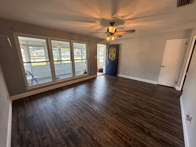Photo - Charming 3 Bedroom Home in Quaint South Da...