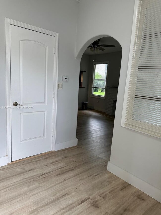 Photo - 228 SE Park St