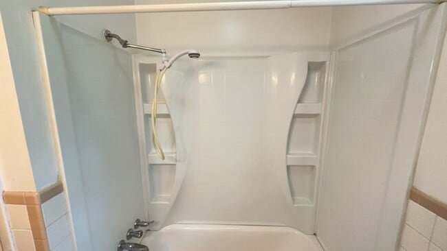 Photo - Oaklawn Avenue 3645/3647 Unit 3647