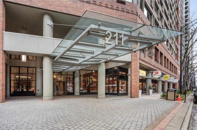 Building Photo - 211 E Ohio St Unit 319