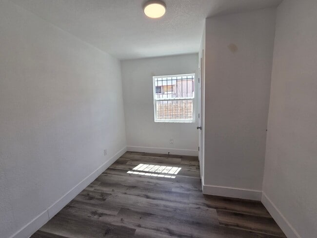 Photo - 320 N 10th St Unidad A