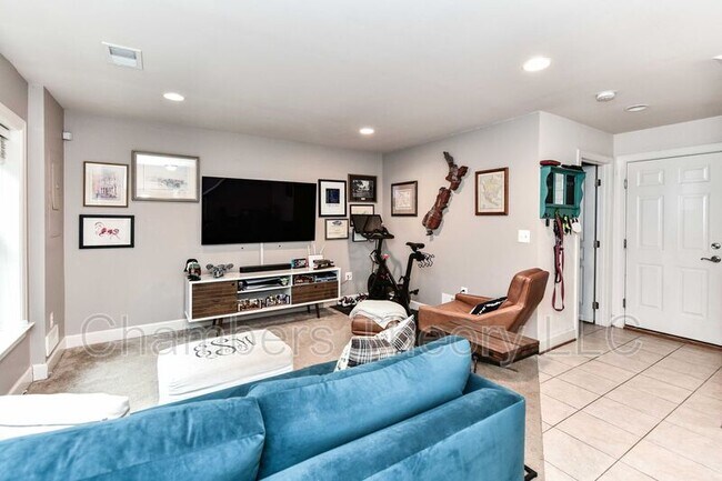 Photo - 2505 S Kenmore Ct