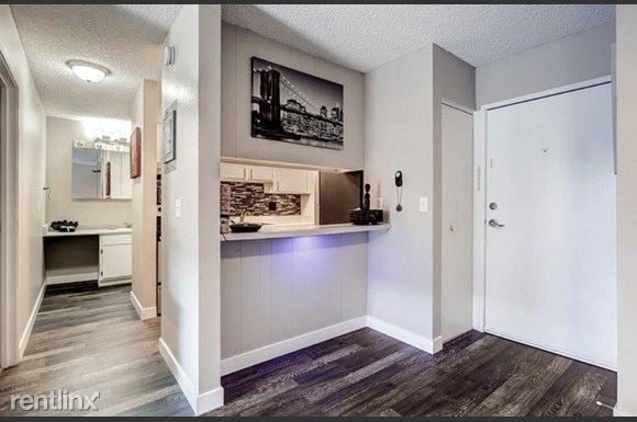 Photo - 848 S Dexter St