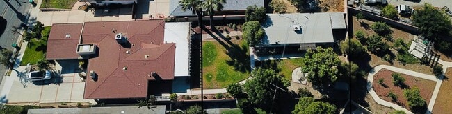 Photo - 1434 Kellogg Ave