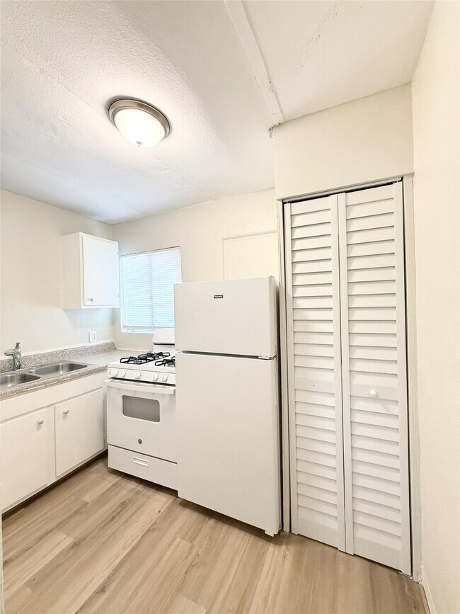 Photo - 2717 Hadley St