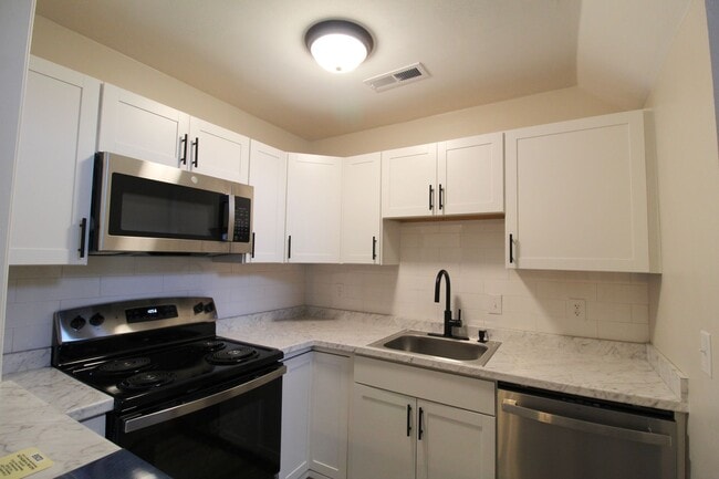 Photo - 1362 Bradley Dr