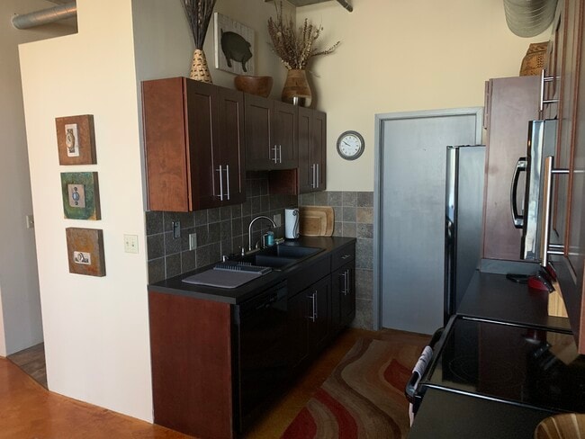 Kitchen - 290 W 12th Ave Unit 406