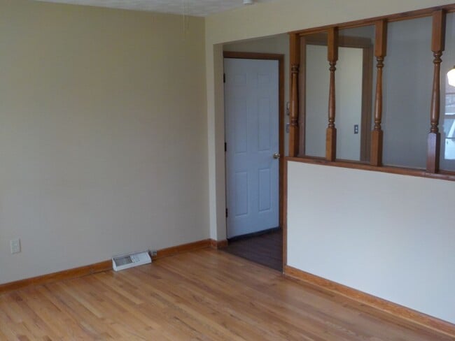 Photo - 909 Highland Dr