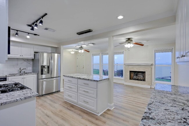 Photo - 11 Lake Barnett Dr