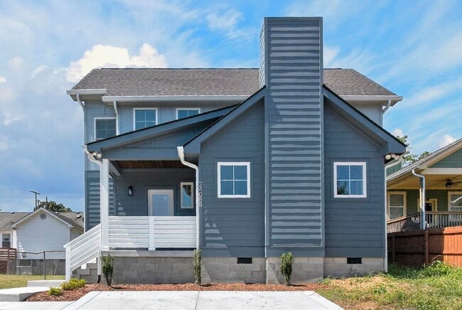 Photo - 2408B 14th Avenue N