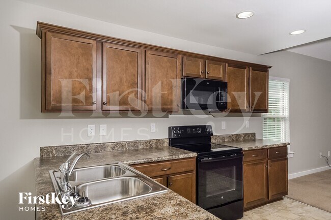 Photo - 563 Kincaid Cove Ln