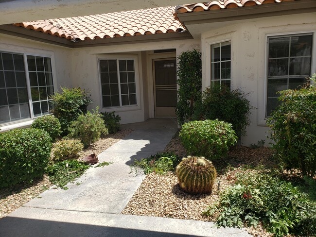 Photo - 136 Desert Falls Dr E