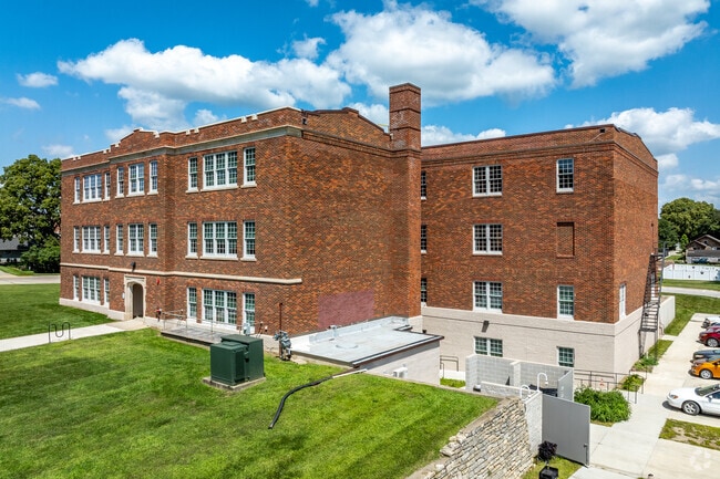 Historic Winterset High School Apartments 55+