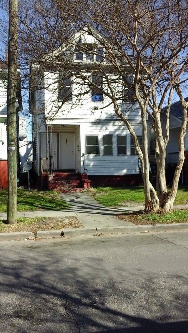 Building Photo - 120 Hough Ave Unit #2