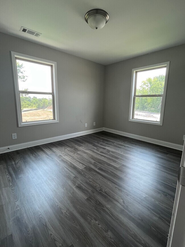 Photo - 767 Monroe St