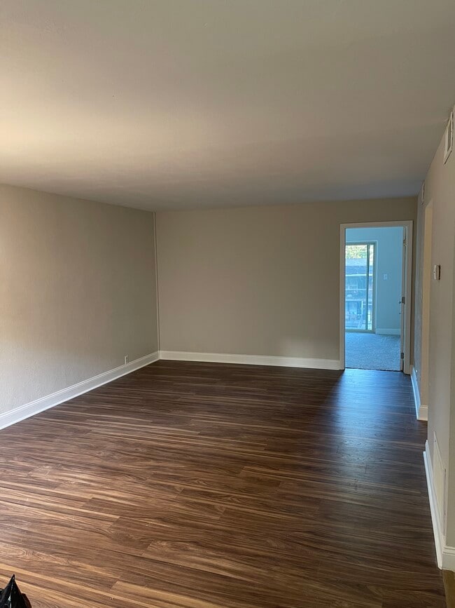 Building Photo - 211 Dublin Dr Unit 412 Rental
