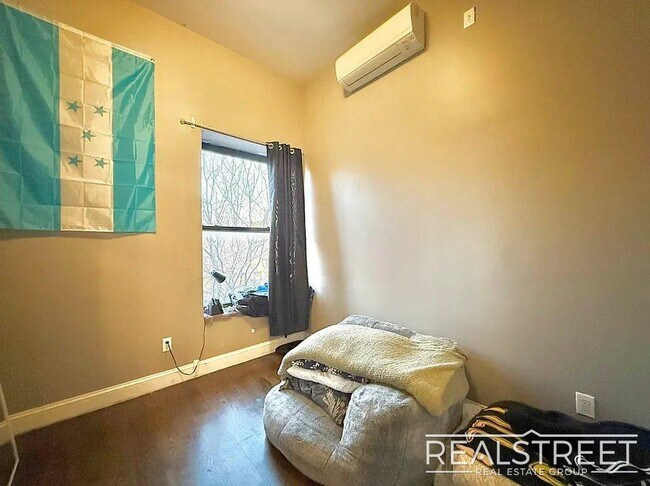Photo - Myrtle Avenue Unit 3E