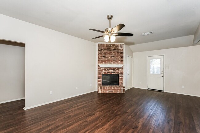 Photo - 1137 Alicia Ln