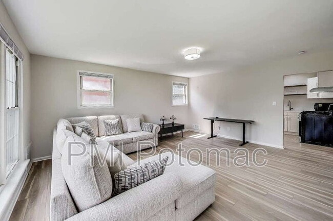 Photo - 3407 Floral St