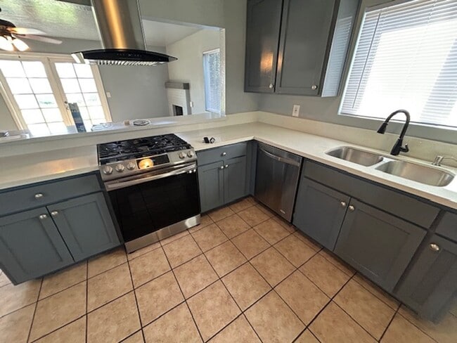 Photo - 419 W Walnut Ave