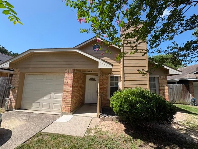 Photo - 9210 Crescent Moon Dr