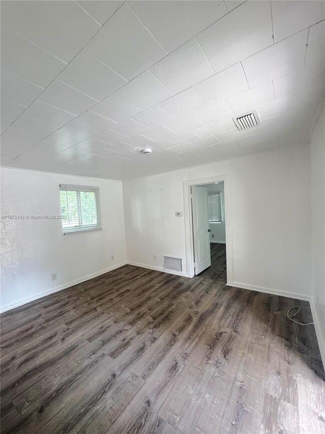 Building Photo - 201 NW 10th St Unit 203 Rental