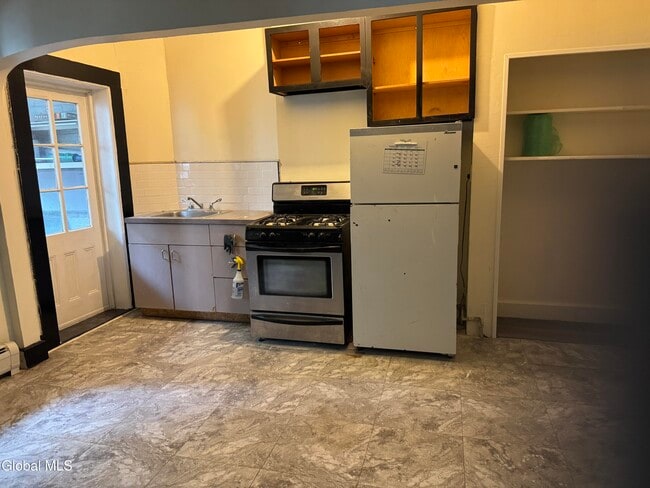 Photo - 305 2nd St Unit 2nd floor