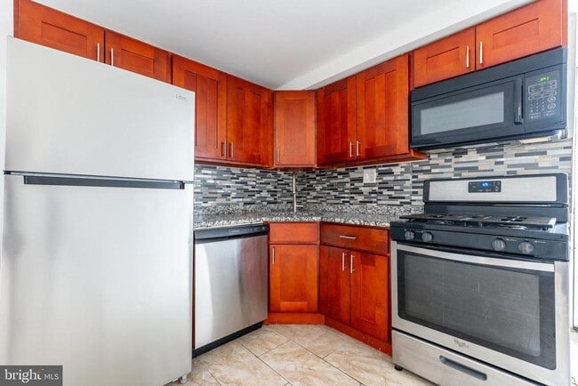 Photo - 2726 Edgemont St