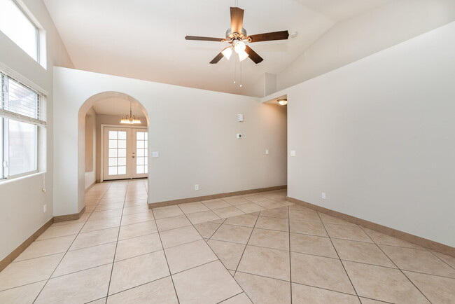 Photo - 1532 Helen Belle Dr