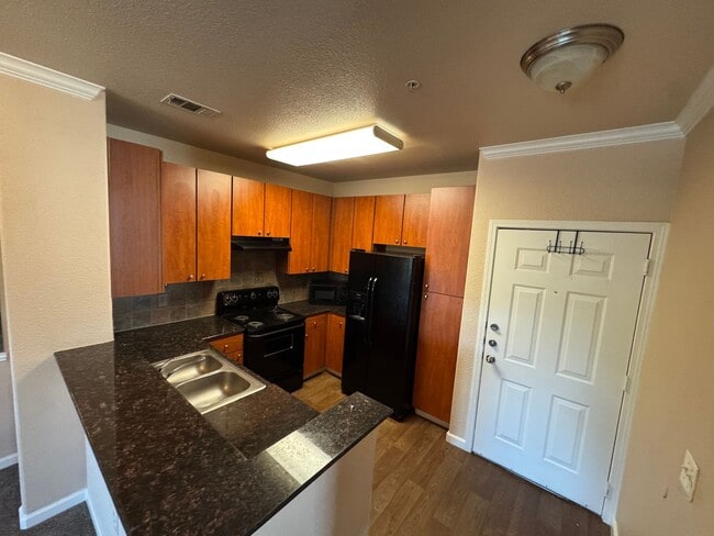 Photo - ***Gated community*** Spacious 2-bedroom, 2-bathroom condo in Antelope Unidad 332
