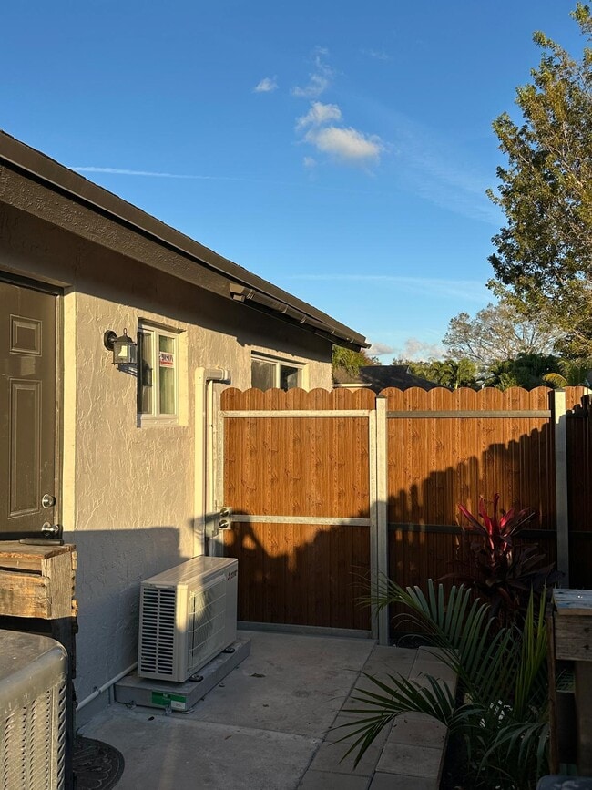 Photo - 5225 SW 116th Ave Apartamentos Unidad The Garage