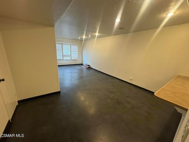 Photo - 12115 Valleyheart Dr Unidad 2