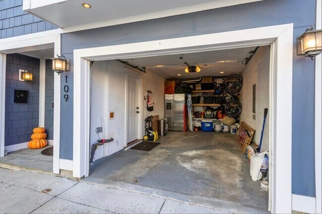 Photo - 109 Tudor St