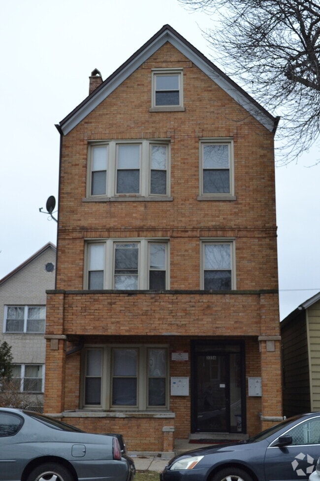 Building Photo - 3356 S Emerald Ave Rental