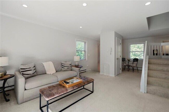 364 Bellevue Ave