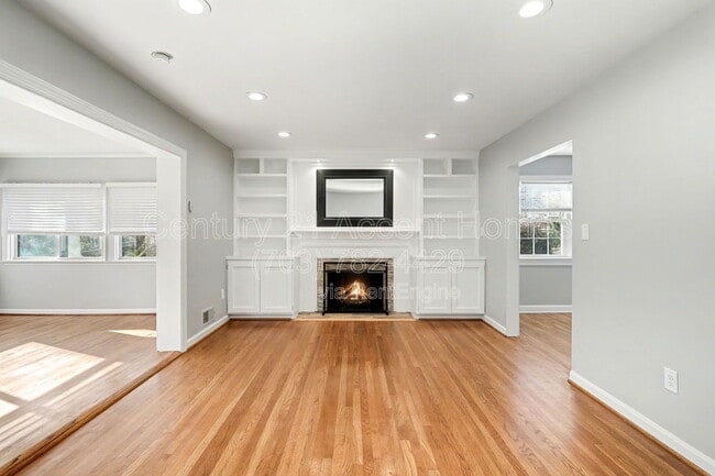 Photo - 3107 Valley Ln