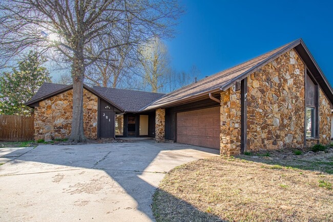 Photo - 3 Bed 1.5 Bath in Carl Albert School District