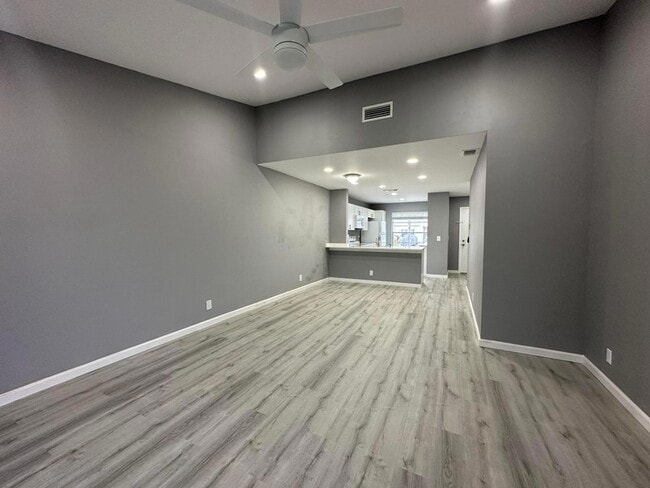 Photo - 139 Deerfield Ct