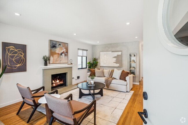 Building Photo - 6212 Bernhard Ave Rental