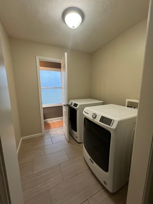 Photo - 1803 E Thornton Dr