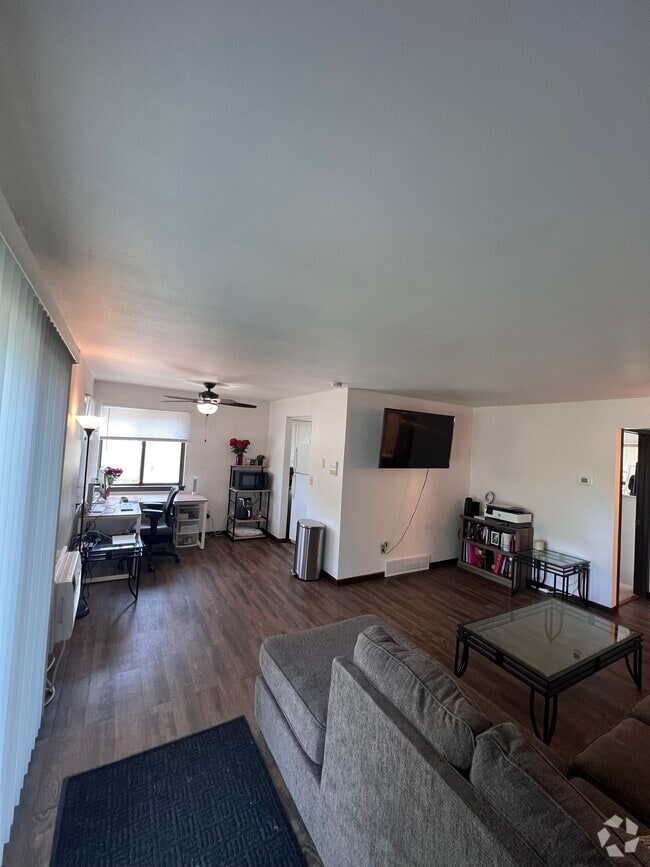 Building Photo - 5677 Williamsburg Way Unit 2 Rental