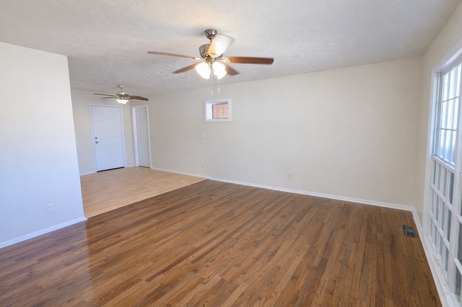 Photo - 4206 Old Rock Cut Rd