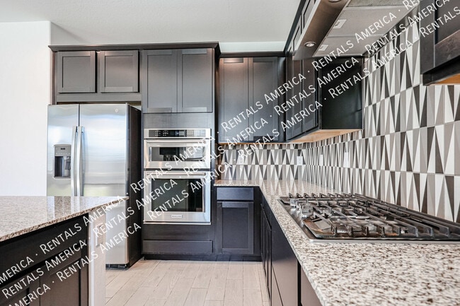 Photo - 5509 N 108th Ave