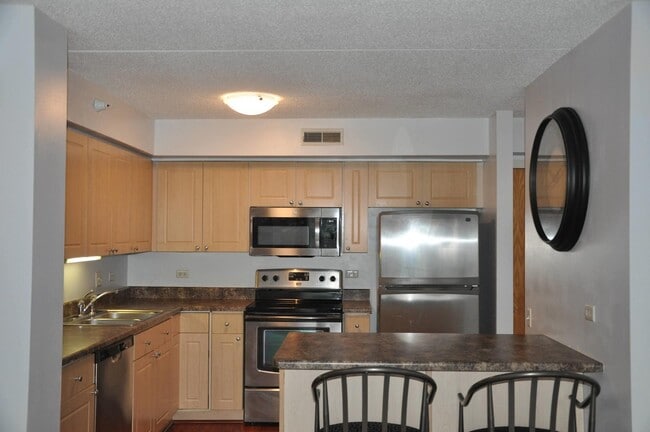Photo - 811 Chicago Ave Unit 703