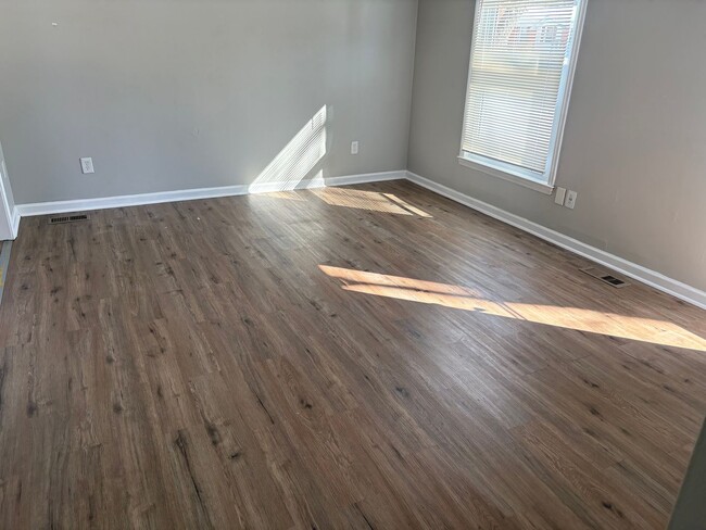 Photo - Stunning 4-bedroom, 2-bathroom home in Elizabethtown, KY!