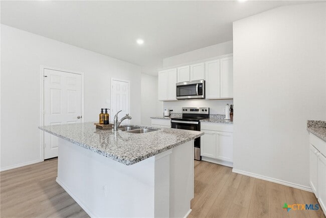 Photo - 162 Ellenora Dr