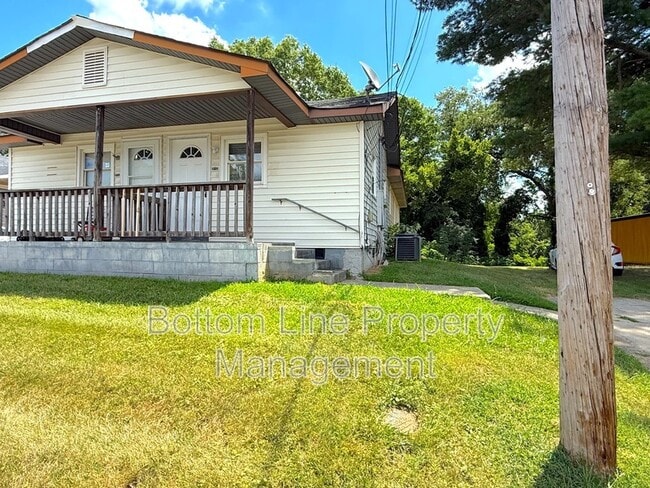 Building Photo - 910 N Morris St
