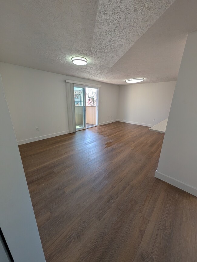 Dining room and living room - 19609 Gunners Branch Rd Unit M