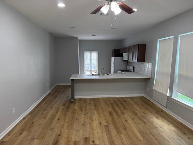 Photo - 3703 Derbigny St Apartment