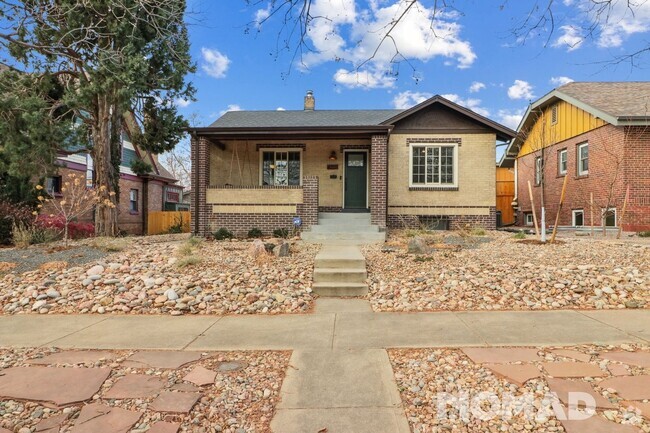 Building Photo - Charming 2BR House in Sunnyside